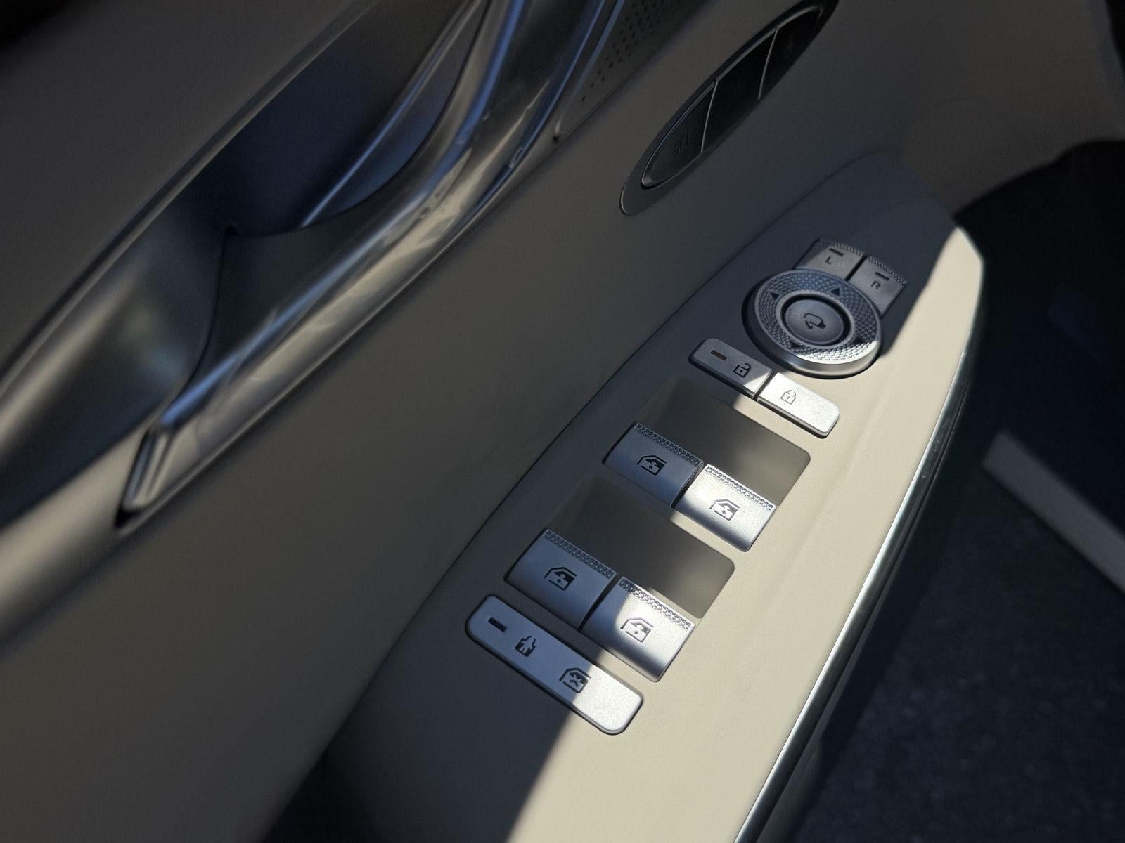 2027 Genesis GV70 2.5T Advanced