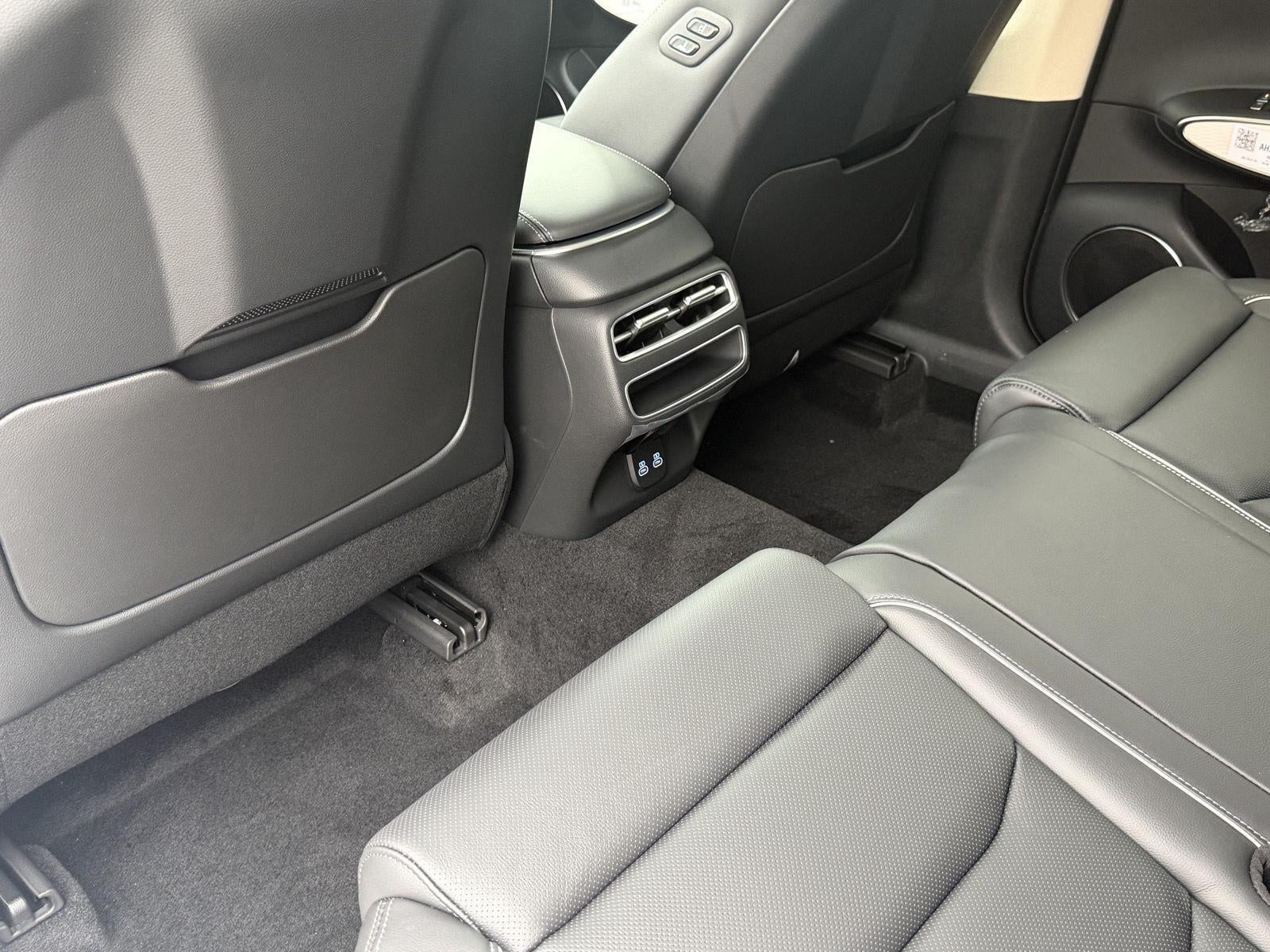 2027 Genesis GV70 2.5T ADVANCED