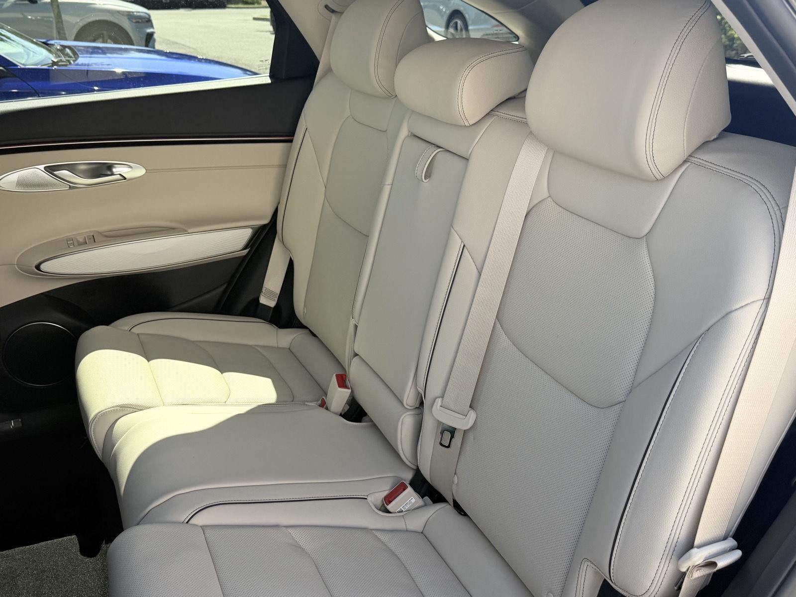 2027 Genesis GV70 2.5T Advanced