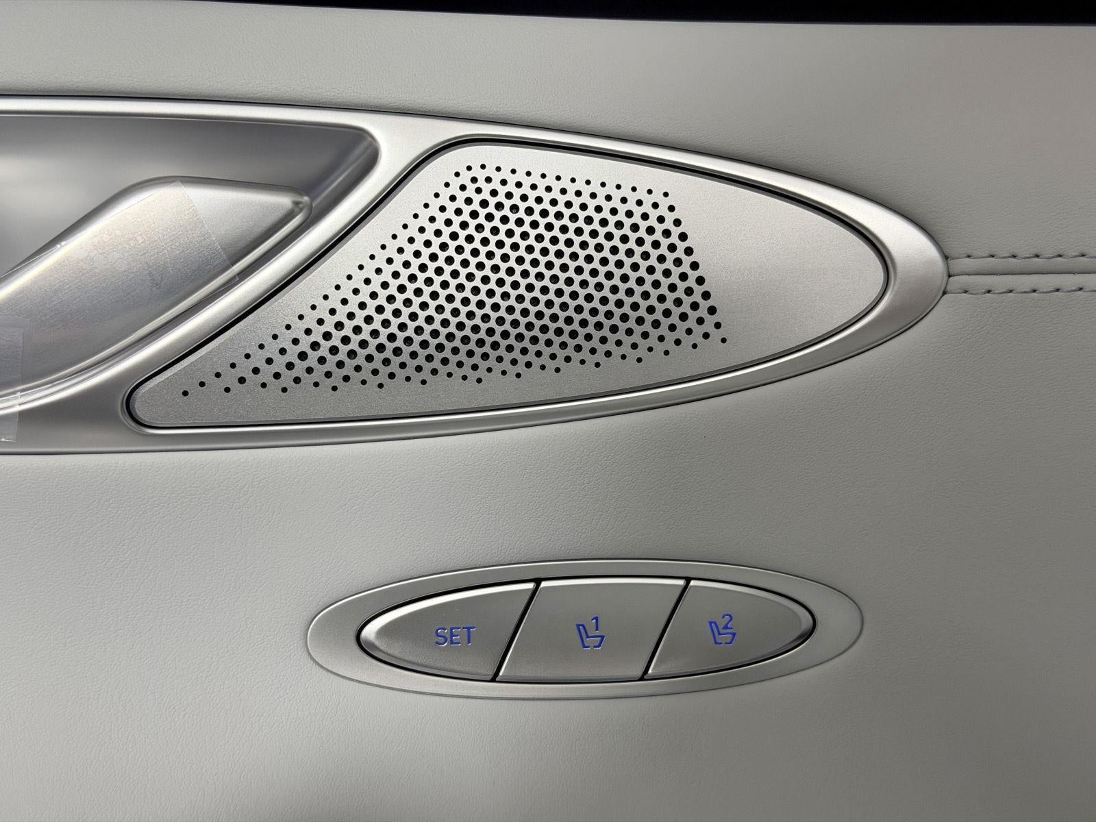 2027 Genesis GV70 2.5T Advanced