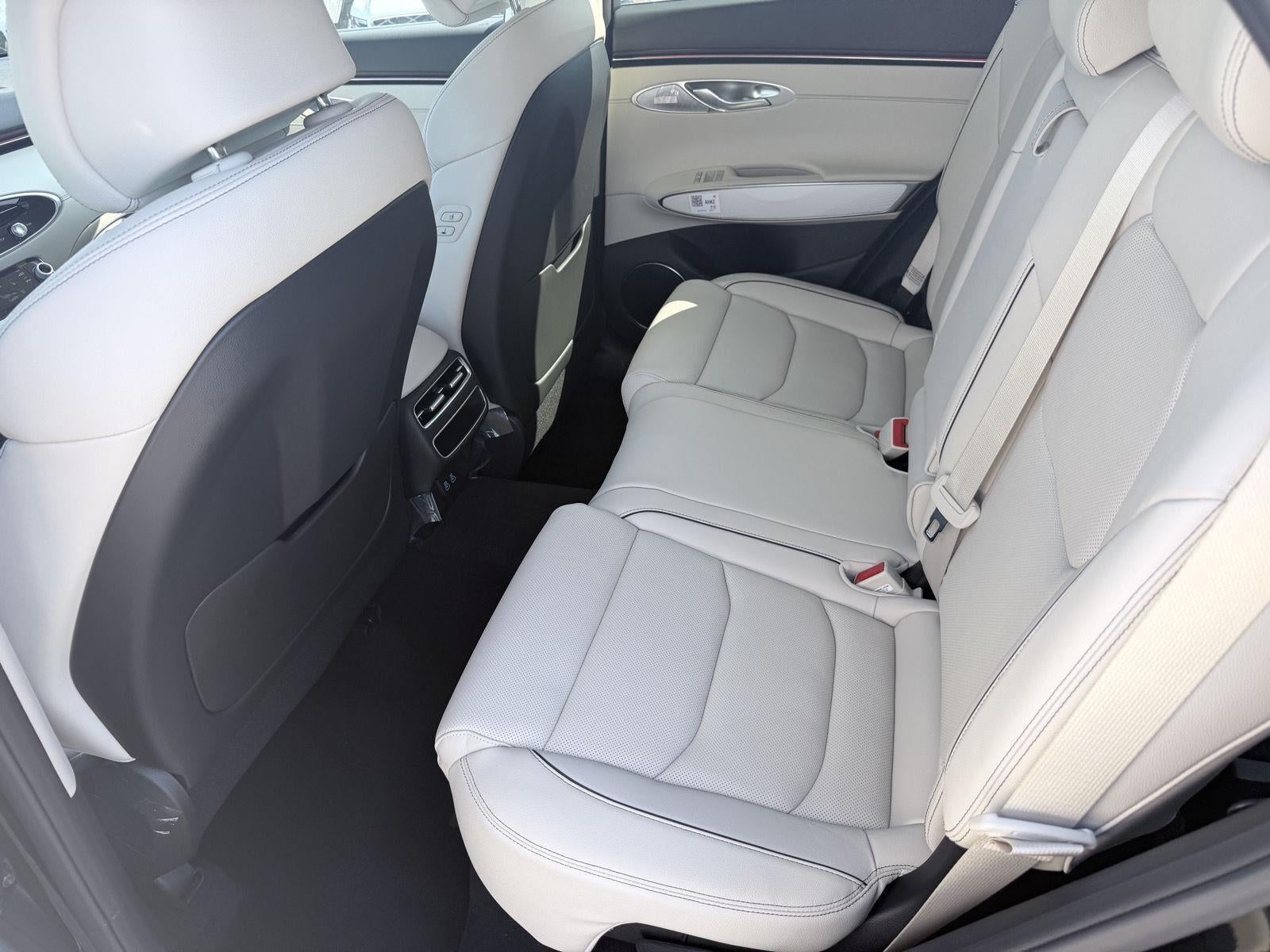 2027 Genesis GV70 2.5T Advanced