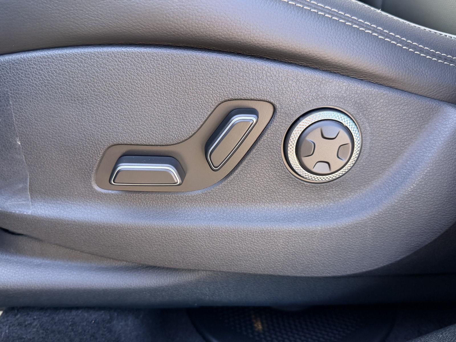 2027 Genesis GV70 2.5T Advanced