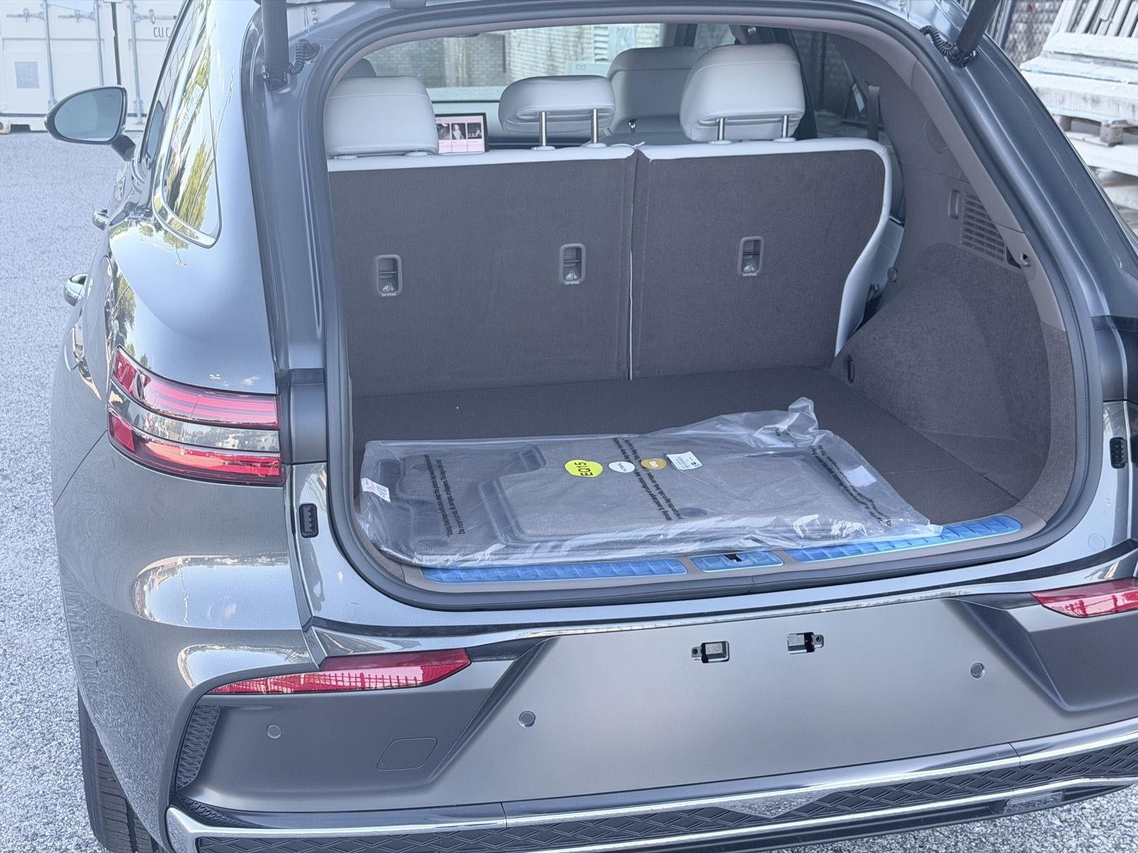 2027 Genesis GV70 2.5T Advanced