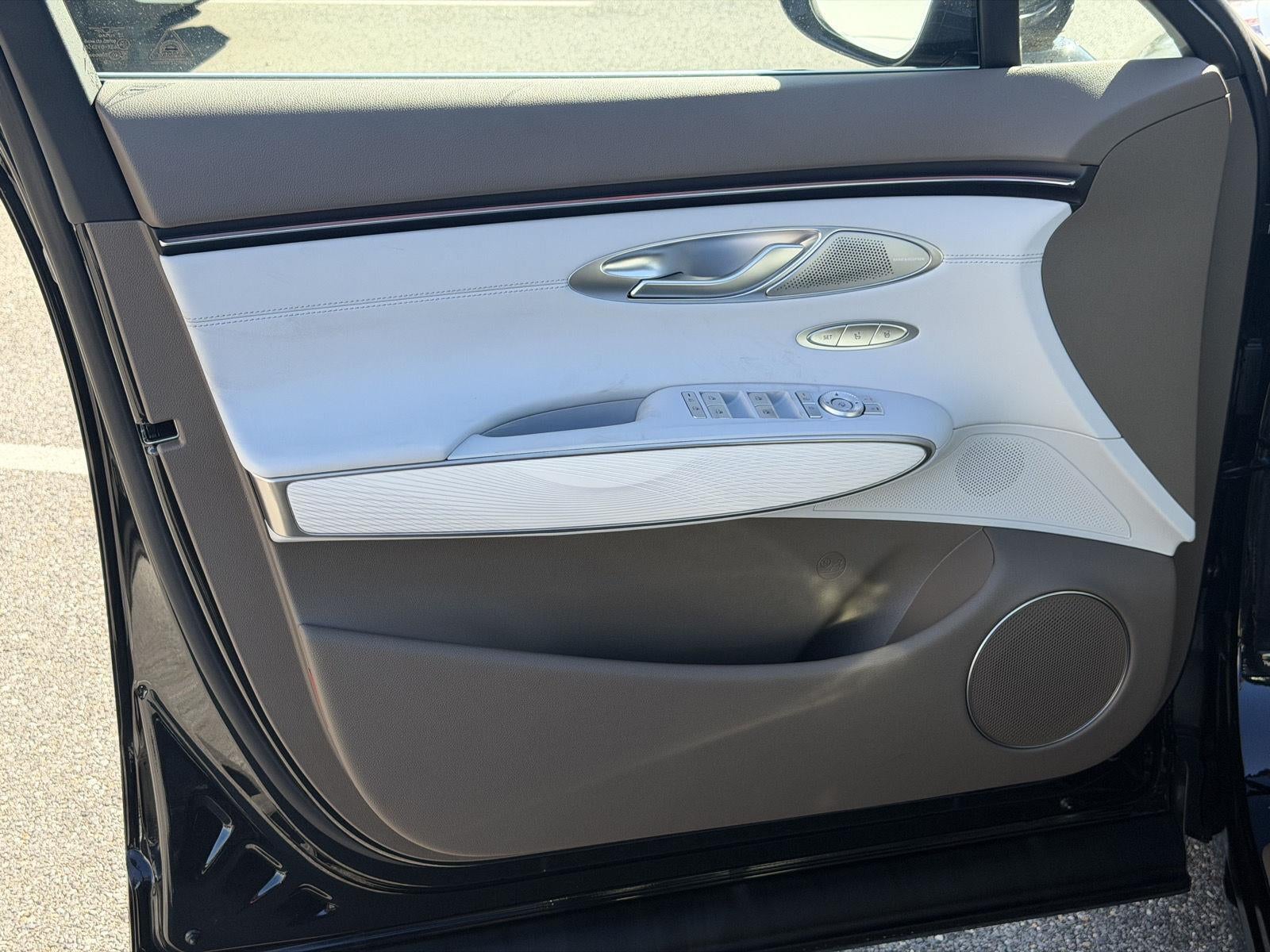 2027 Genesis GV70 2.5T Advanced