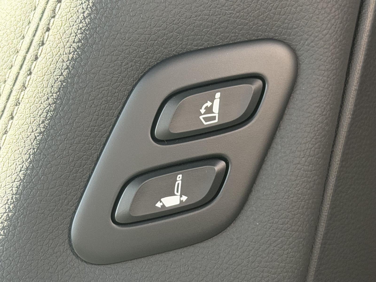 2027 Genesis GV70 2.5T Advanced