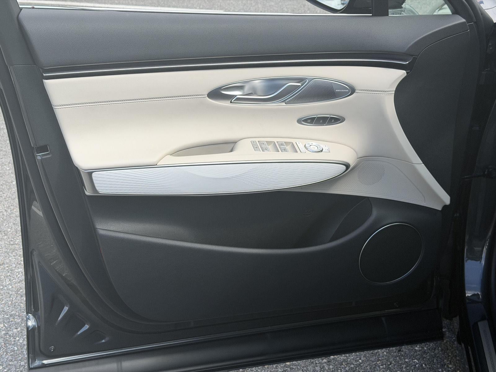 2027 Genesis GV70 2.5T Advanced