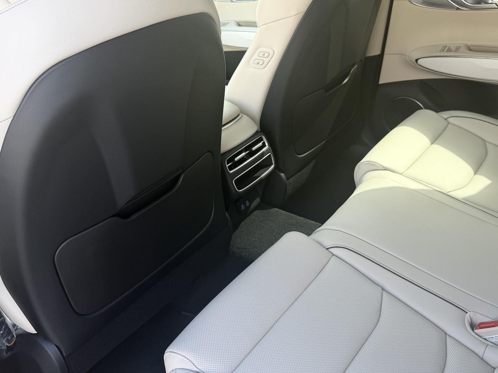 2027 Genesis GV70 2.5T Advanced