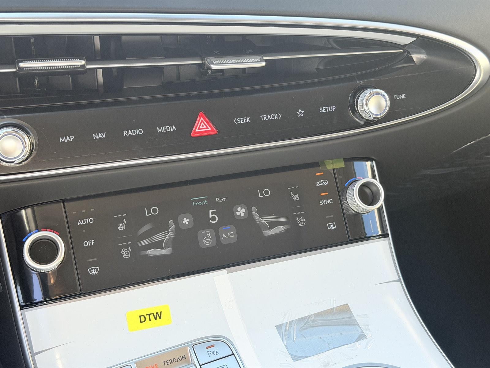 2027 Genesis GV70 2.5T Advanced