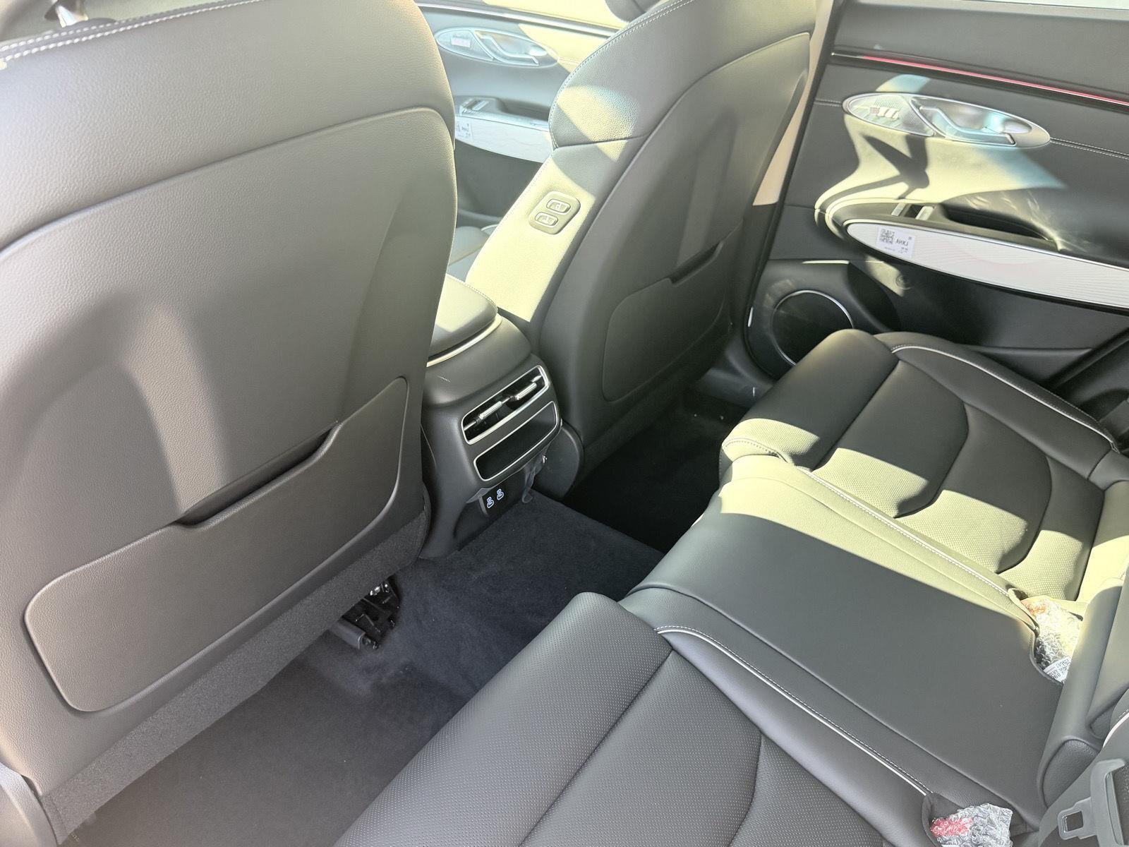 2027 Genesis GV70 2.5T Advanced