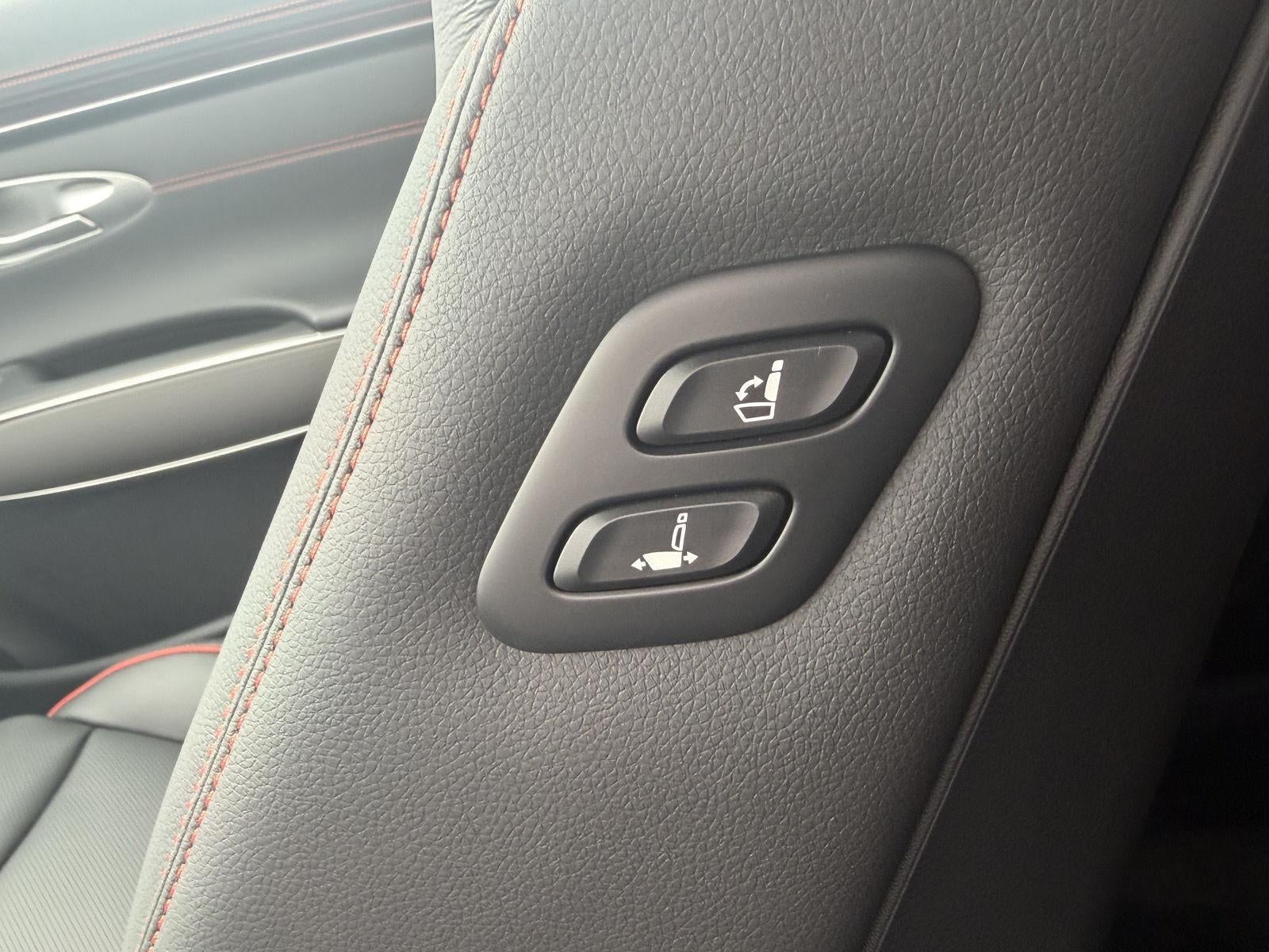 2027 Genesis GV70 2.5T Sport Prestige
