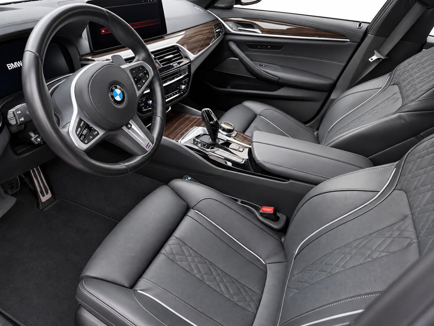 2021 BMW 5 Series M550i xDrive