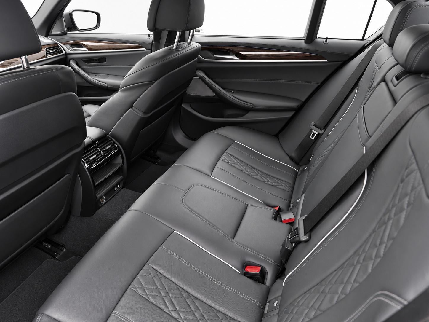 2021 BMW 5 Series M550i xDrive