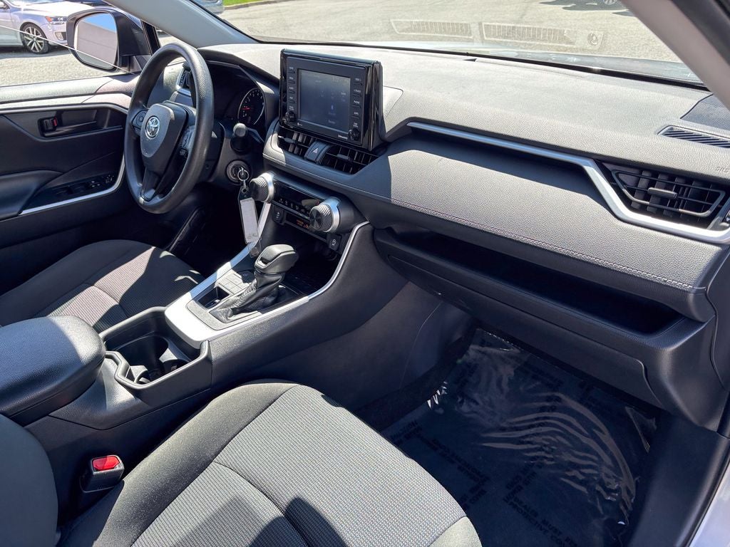 2021 Toyota RAV4 LE