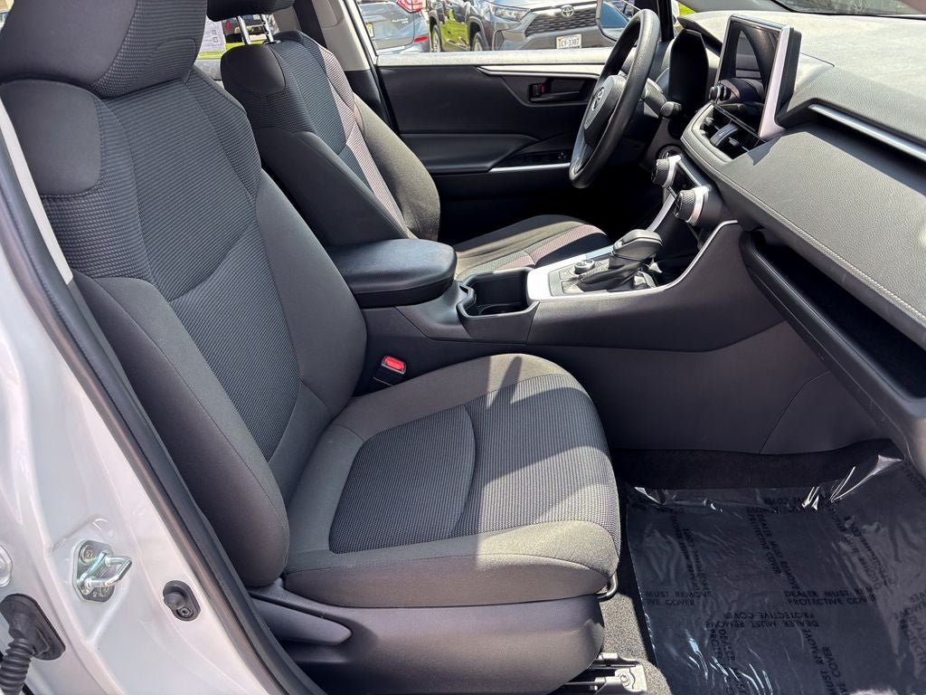 2025 Toyota RAV4 Hybrid LE