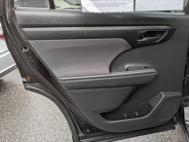 2021 Toyota Highlander LE