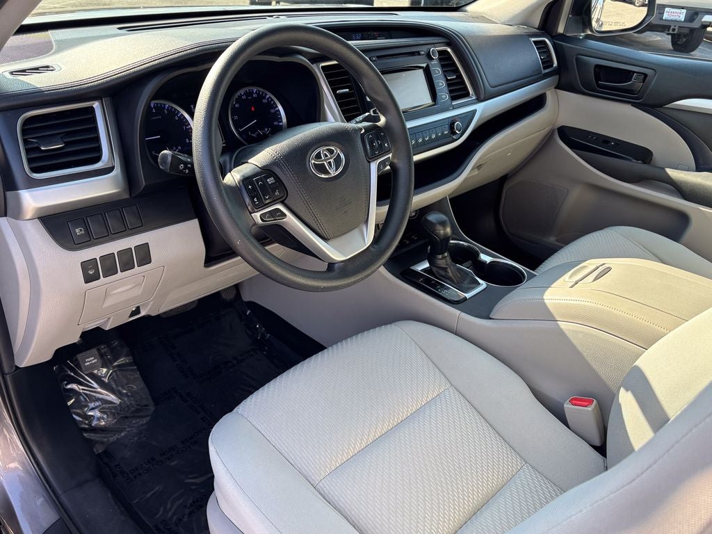 2019 Toyota Highlander LE