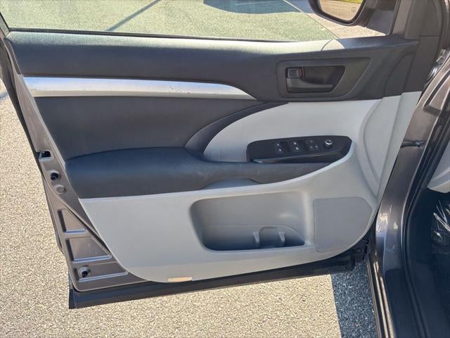 2019 Toyota Highlander LE