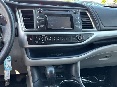 2019 Toyota Highlander LE