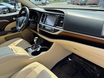 2018 Toyota Highlander Limited Platinum