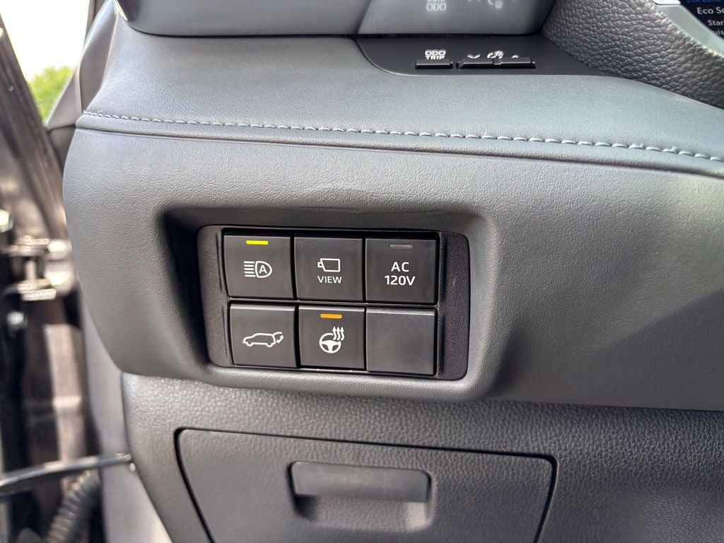 2024 Toyota Highlander Hybrid Platinum