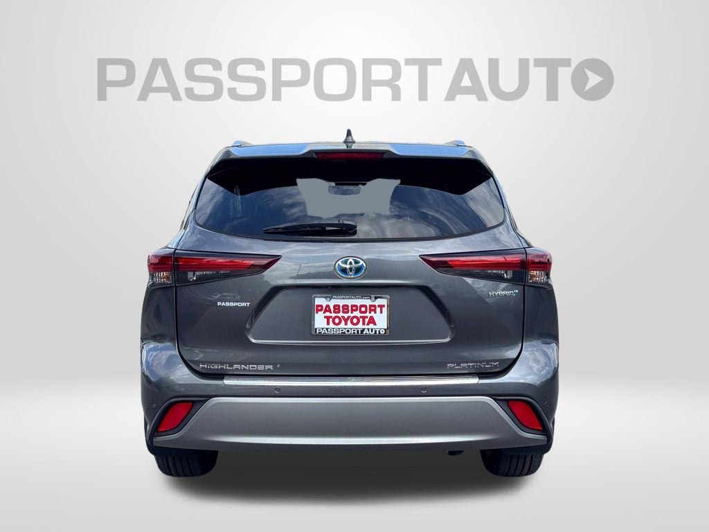 2024 Toyota Highlander Hybrid Platinum