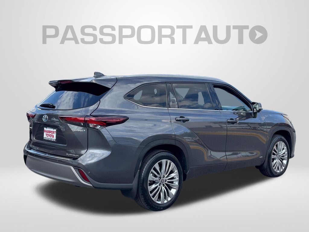 2024 Toyota Highlander Hybrid Platinum