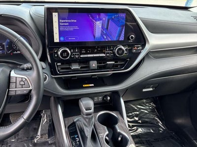2024 Toyota Highlander Hybrid Platinum