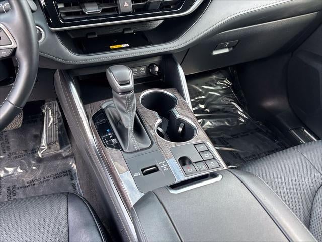 2024 Toyota Highlander Hybrid Platinum