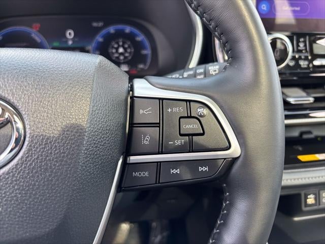 2024 Toyota Highlander Hybrid Platinum