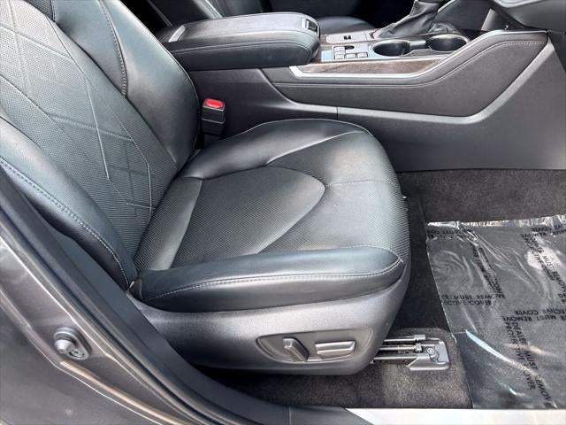 2024 Toyota Highlander Hybrid Platinum