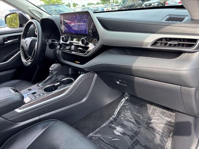 2024 Toyota Highlander Hybrid Platinum