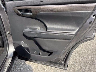 2024 Toyota Highlander Hybrid Platinum