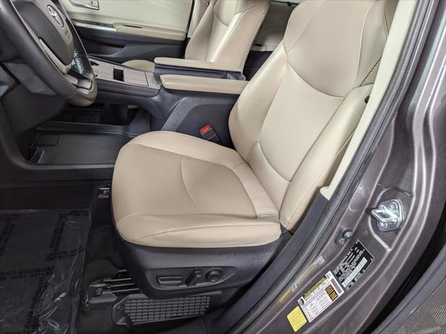 2021 Toyota Sienna XLE 8 Passenger