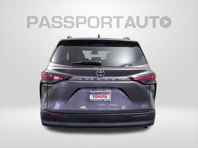 2021 Toyota Sienna XLE 8 Passenger