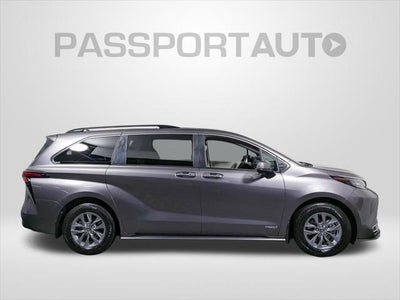 2021 Toyota Sienna XLE 8 Passenger