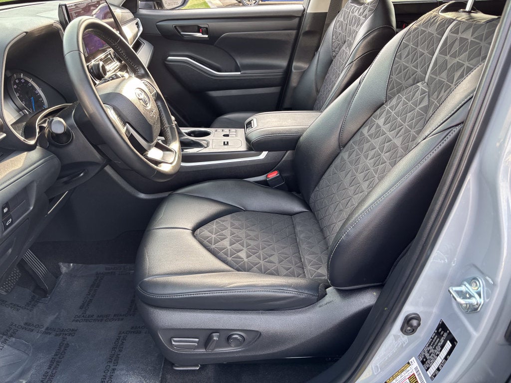 2024 Toyota Highlander Hybrid XLE