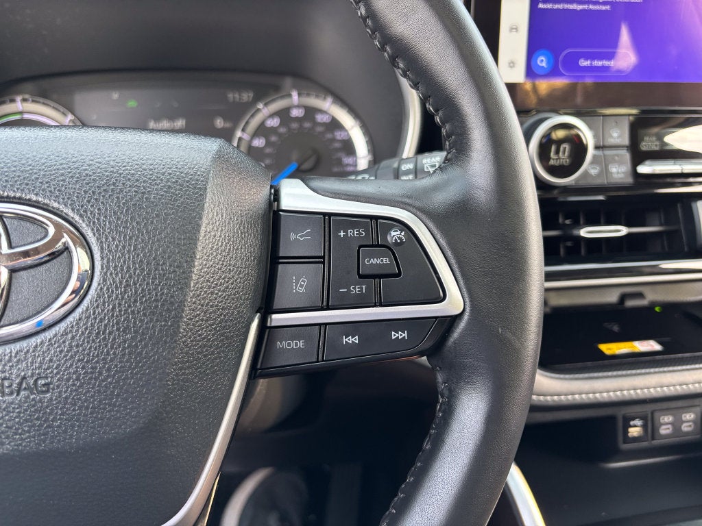 2024 Toyota Highlander Hybrid XLE