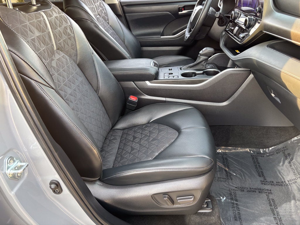 2024 Toyota Highlander Hybrid XLE