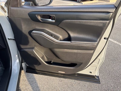 2024 Toyota Highlander Hybrid XLE
