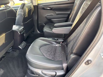 2024 Toyota Highlander Hybrid XLE