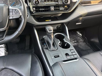 2024 Toyota Highlander Hybrid XLE
