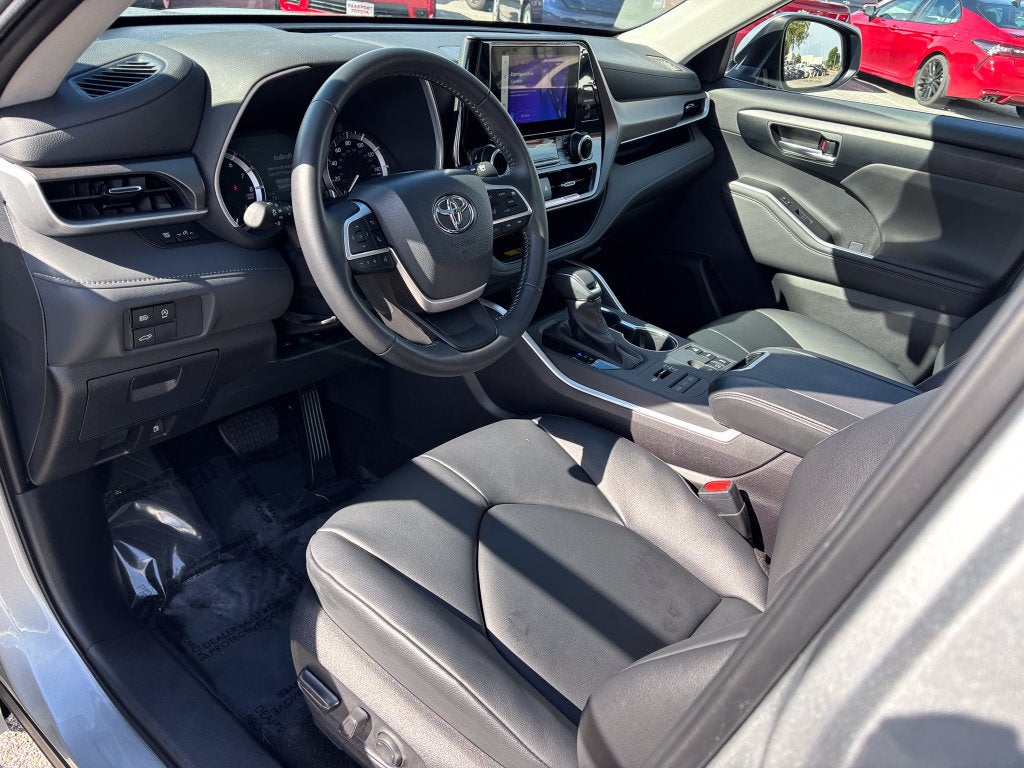 2025 Toyota Highlander XLE