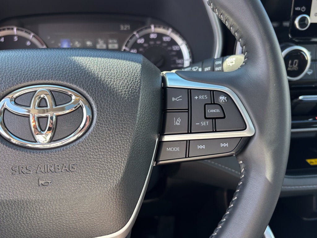 2025 Toyota Highlander XLE