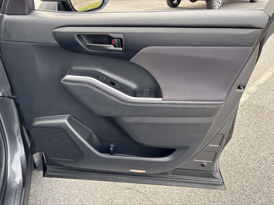 2025 Toyota Highlander LE