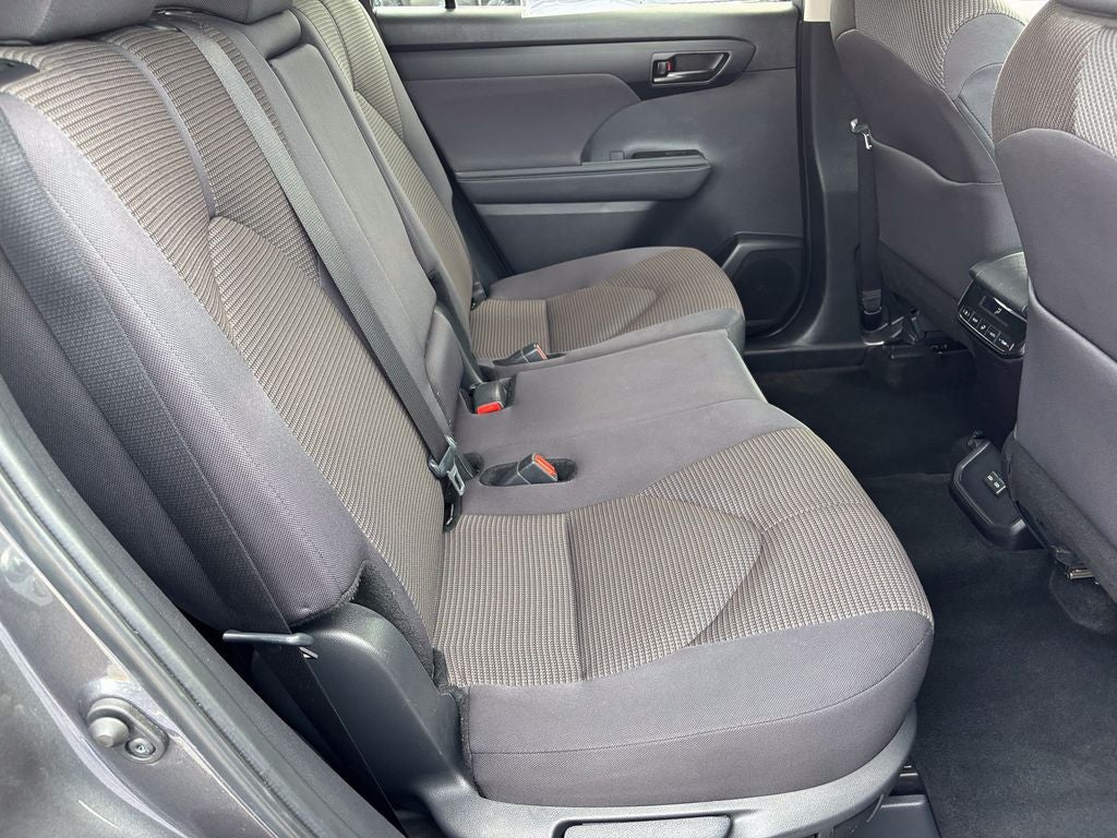 2025 Toyota Highlander LE