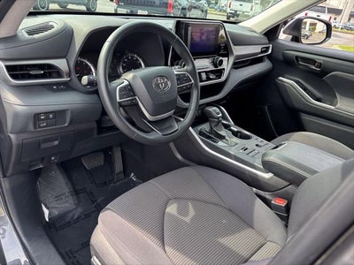 2025 Toyota Highlander LE