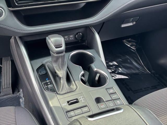 2025 Toyota Highlander LE