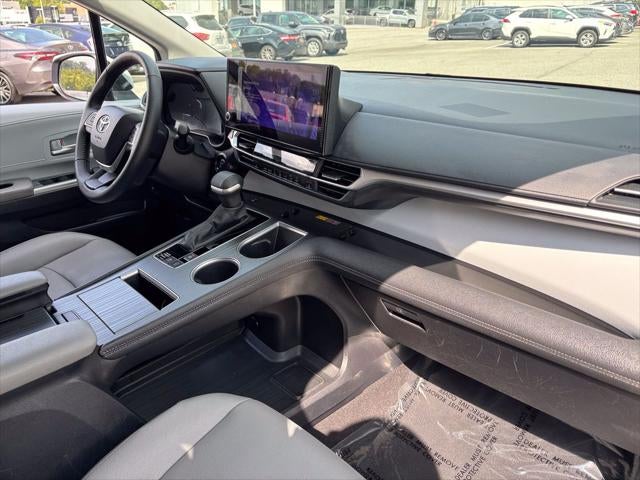 2026 Toyota Sienna XLE 8 Passenger