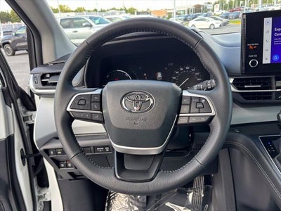 2026 Toyota Sienna XLE 8 Passenger