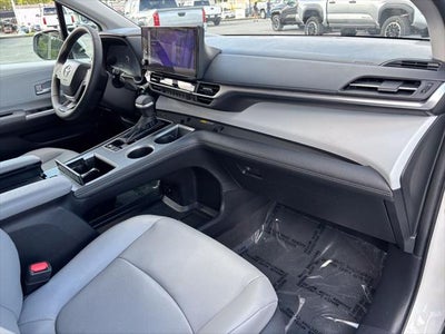 2026 Toyota Sienna XLE 8 Passenger